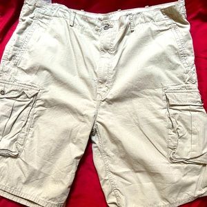 Levi Cargo Shorts Size 44 Waist Khaki